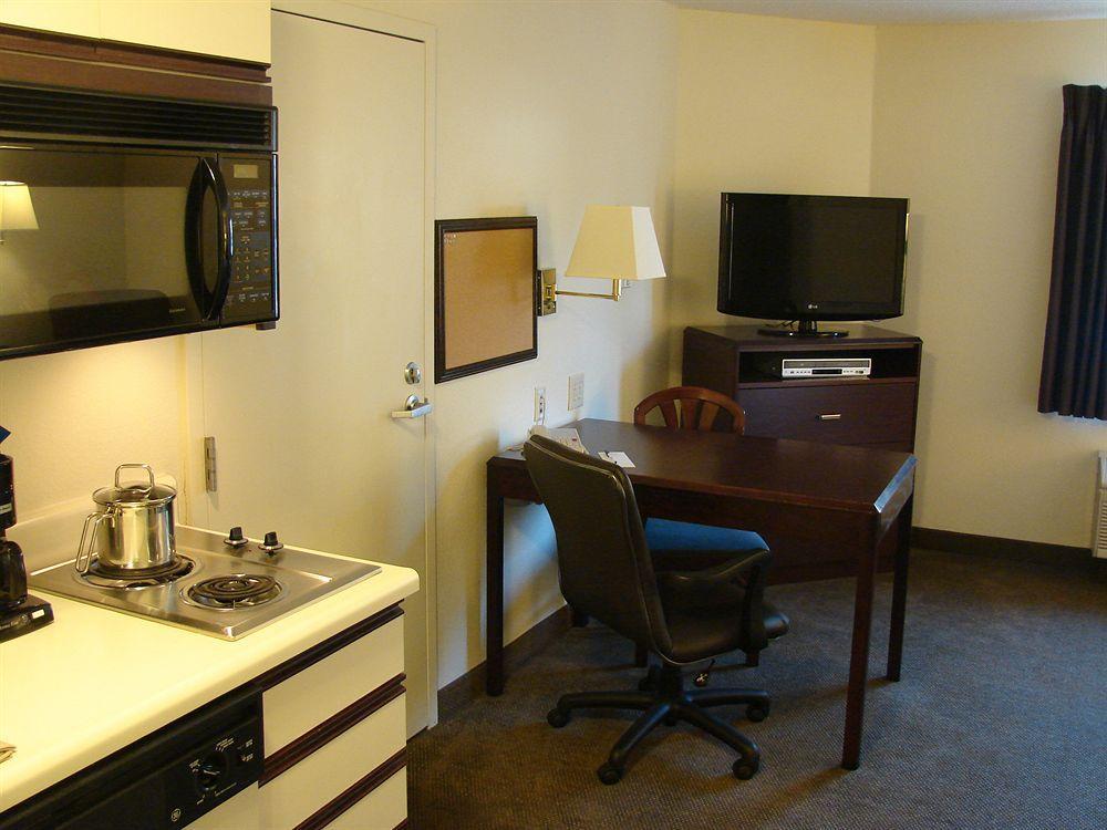 Candlewood Suites Raleigh Crabtree By Ihg Bagian luar foto