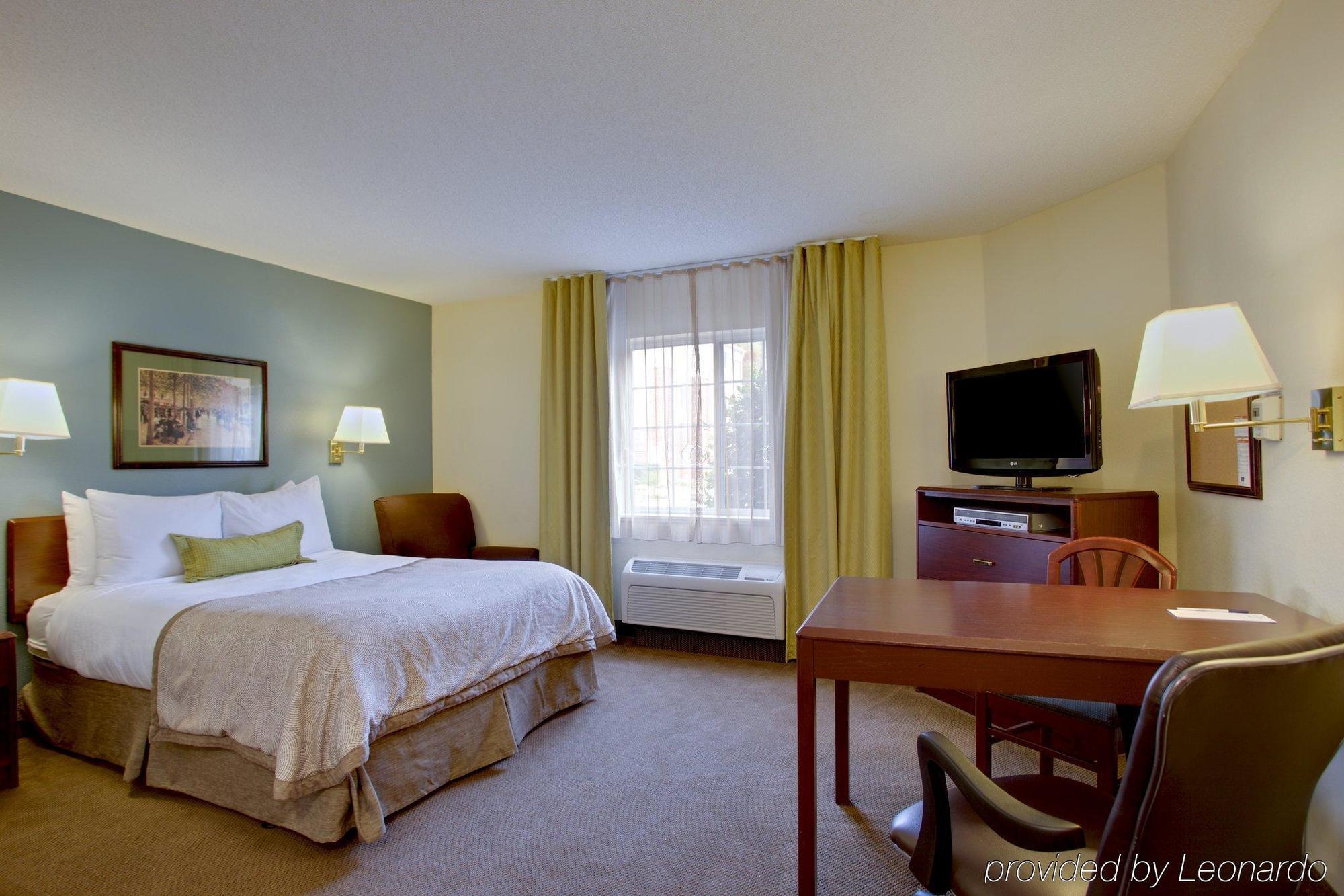 Candlewood Suites Raleigh Crabtree By Ihg Bagian luar foto