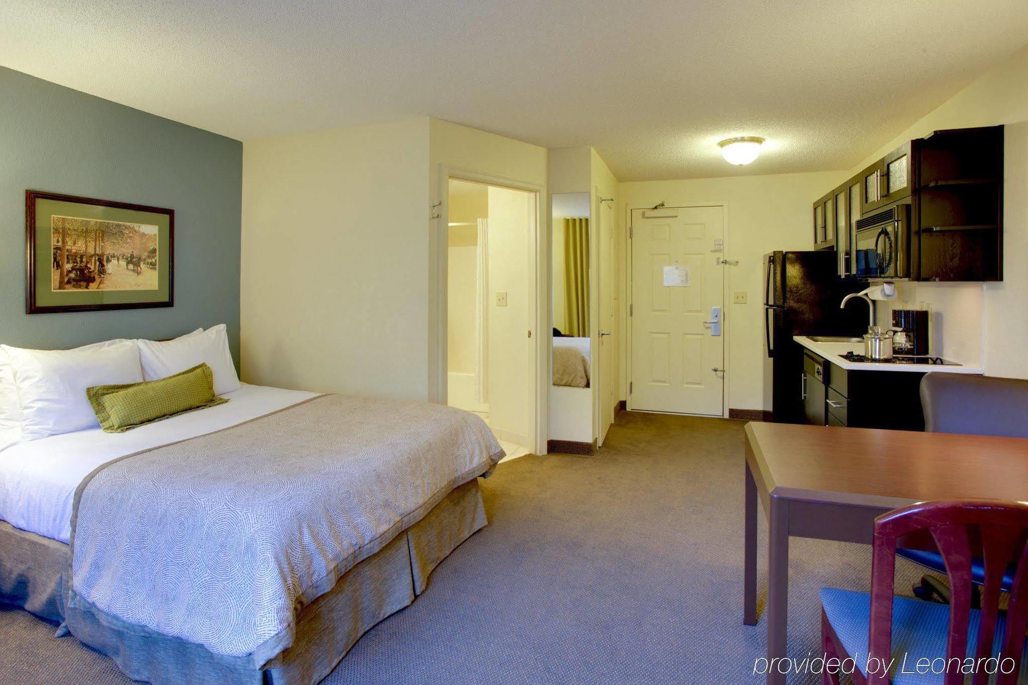 Candlewood Suites Raleigh Crabtree By Ihg Bagian luar foto